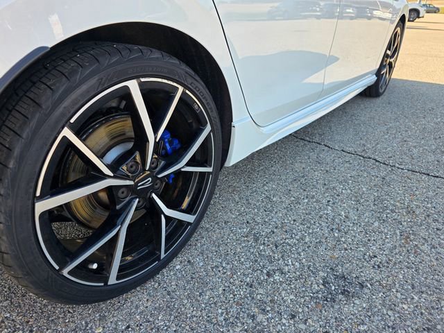 Used 2023 Volkswagen Golf R image 37