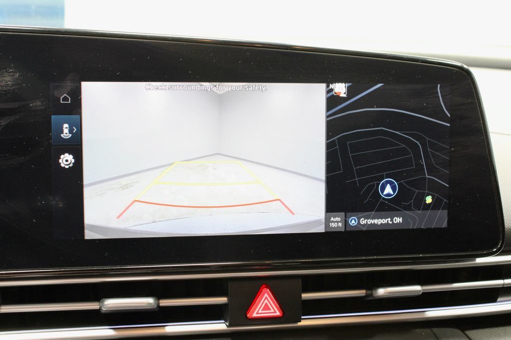 Used 2024 Hyundai Elantra SEL FWD image 2