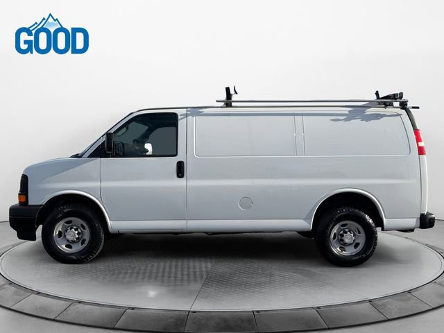 Used 2017 Chevrolet Express 2500 RWD image 2