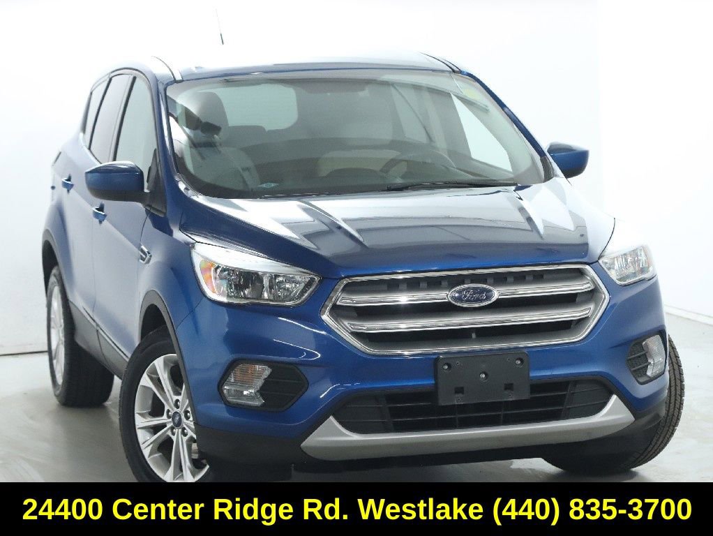 Used 2017 Ford Escape SE image 2