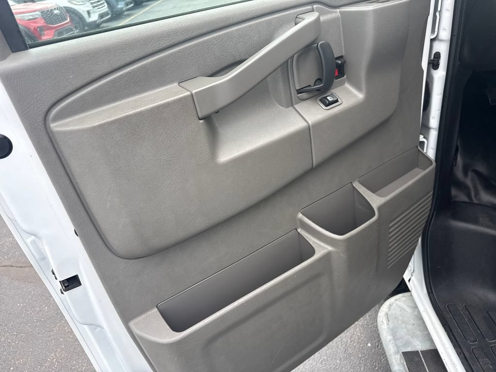 Used 2024 GMC Savana 2500 w/ Driver Convenience Package RWD image 18
