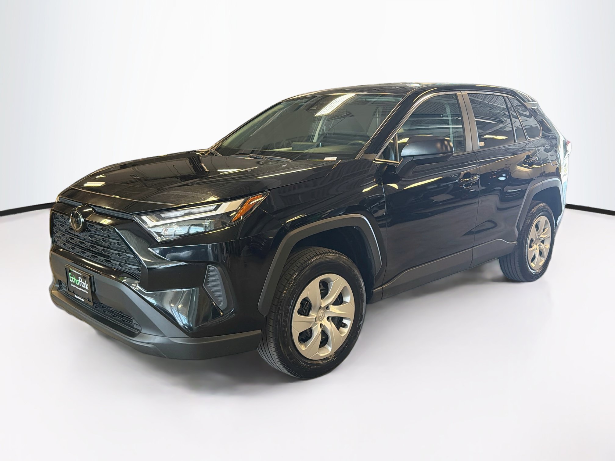 Used 2025 Toyota RAV4 LE AWD/4WD image 3