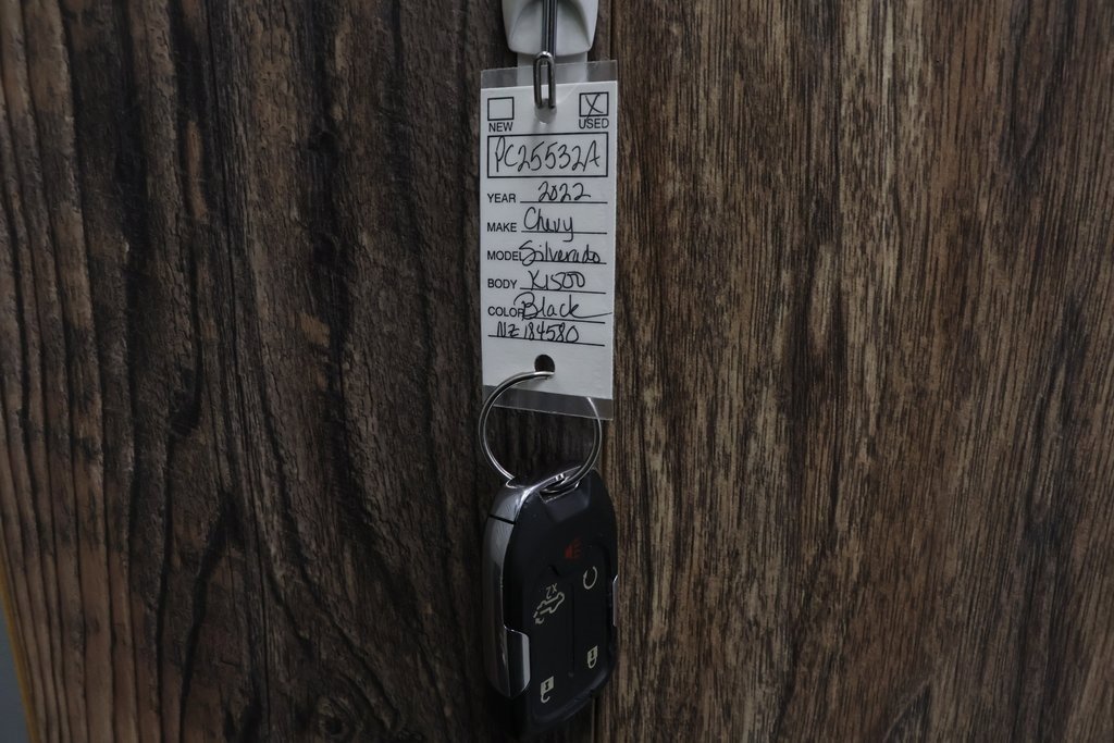 Used 2022 Chevrolet Silverado 1500 LTZ image 12