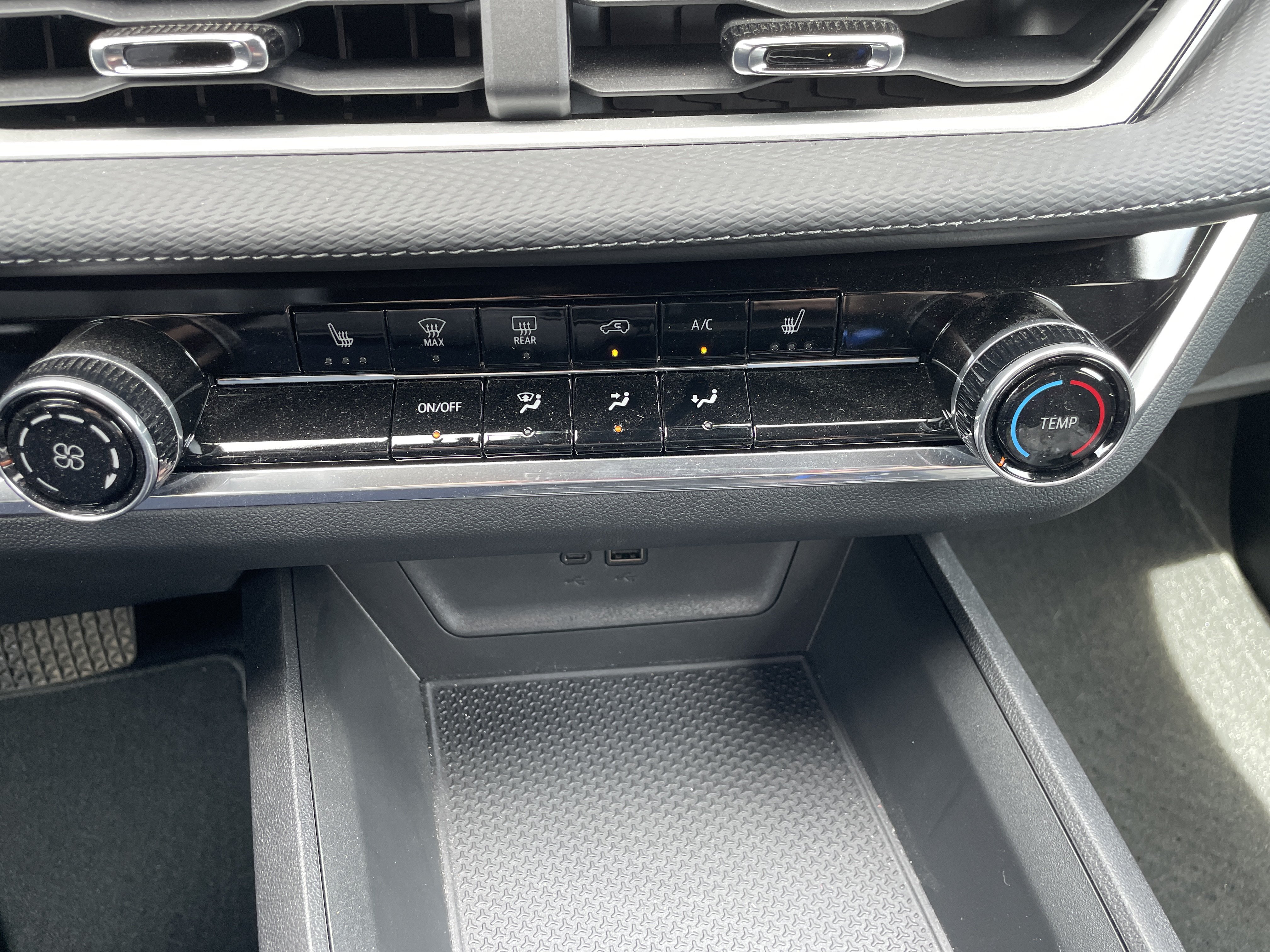 Used 2025 Chevrolet Equinox LT AWD/4WD image 34