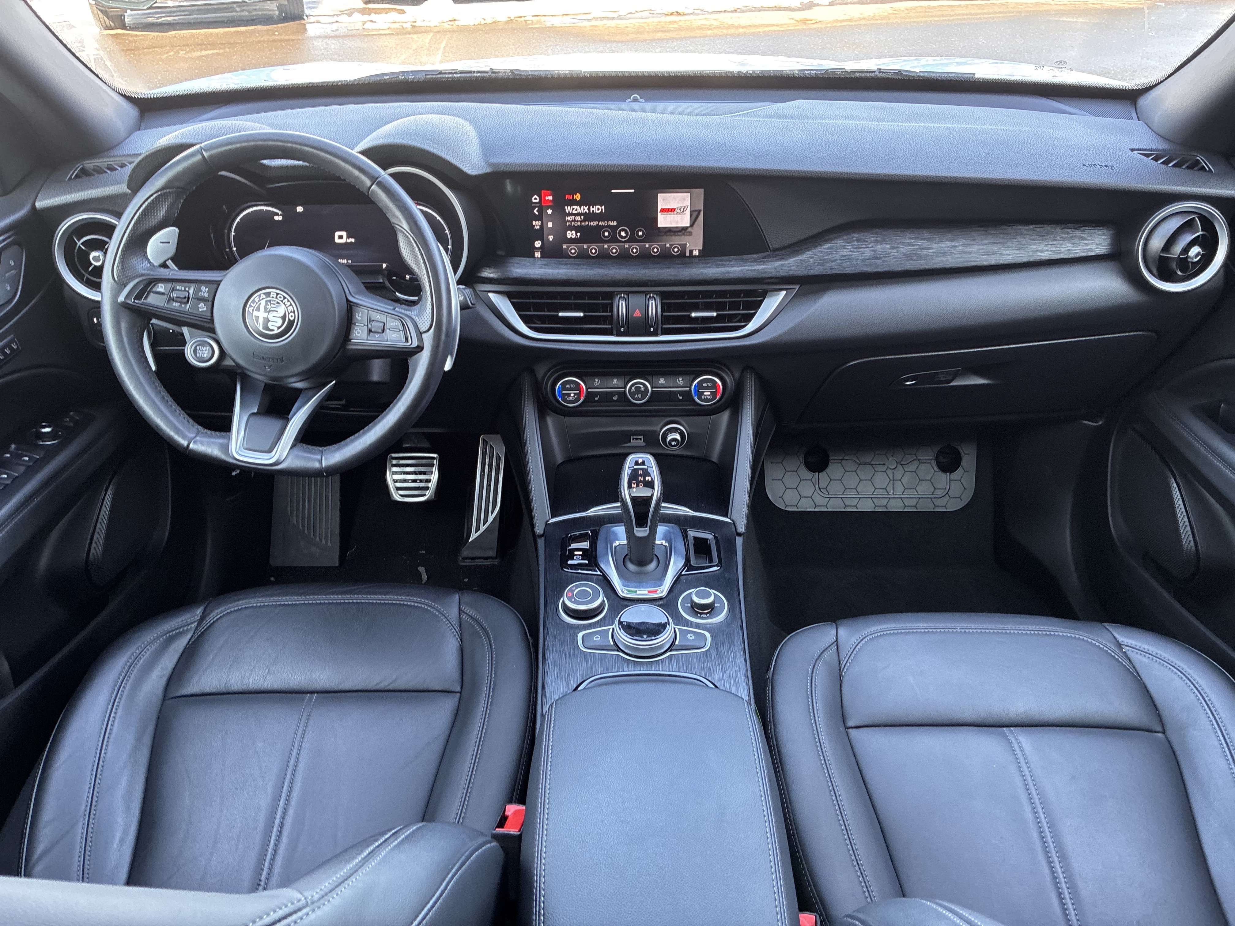 Certified 2024 Alfa Romeo Stelvio Sprint AWD/4WD image 2