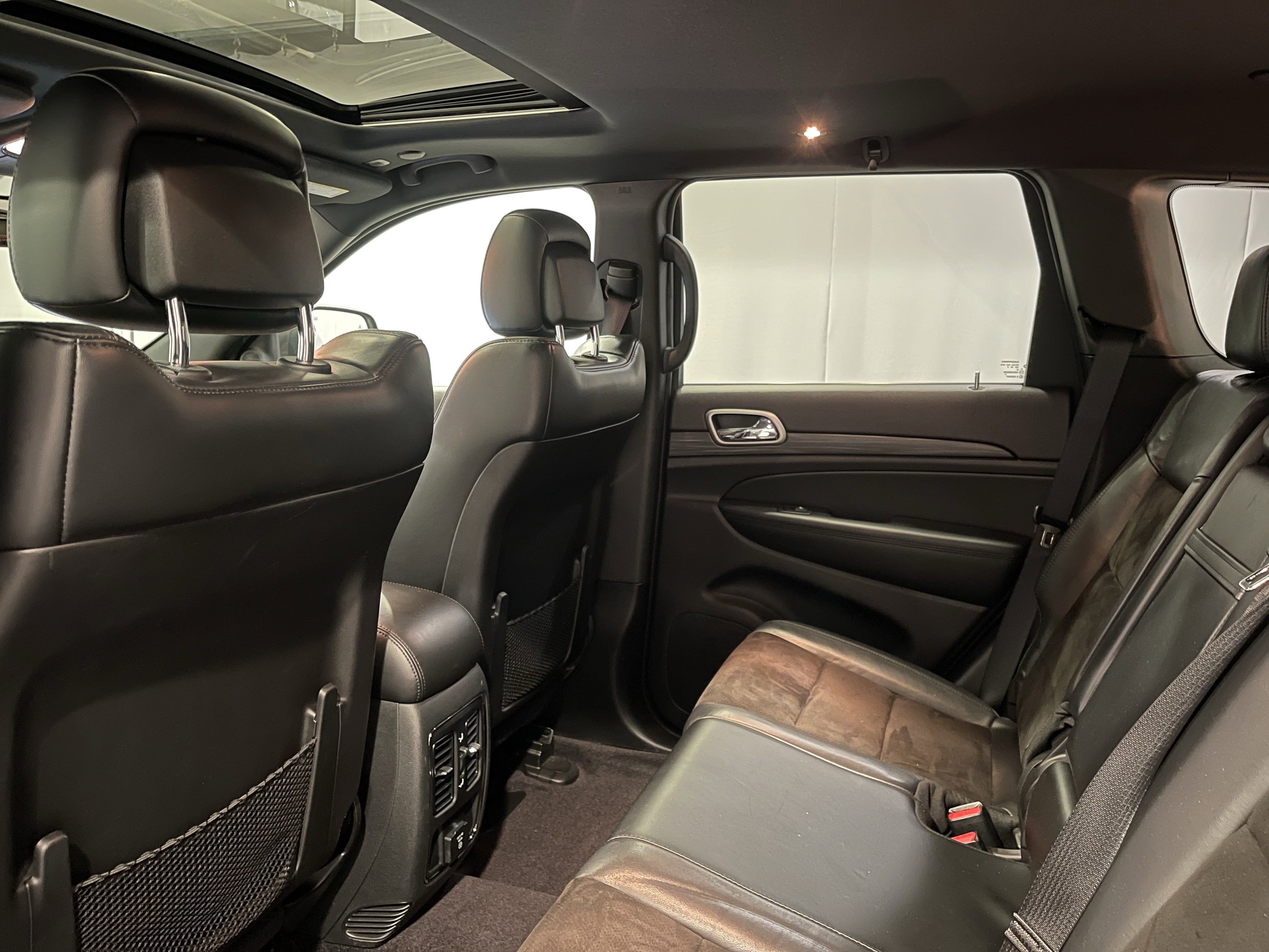 Used 2019 Jeep Grand Cherokee Altitude image 24