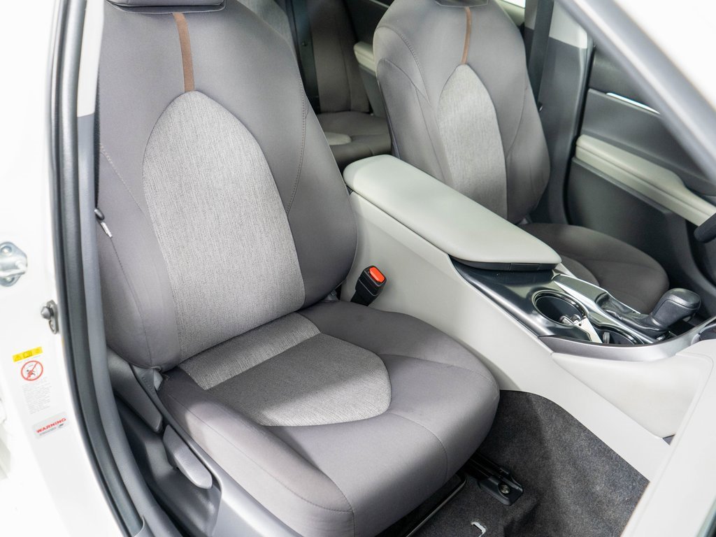 Used 2018 Toyota Camry LE w/ Moonroof Package image 7