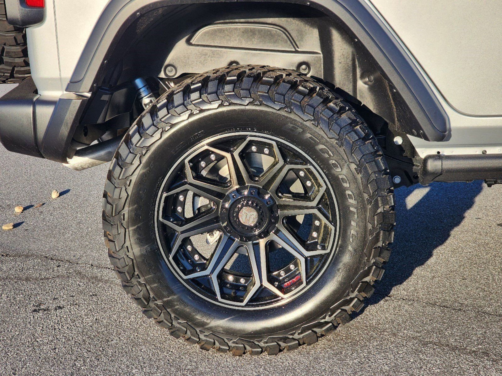 Used 2024 Jeep Wrangler Unlimited Sport image 3