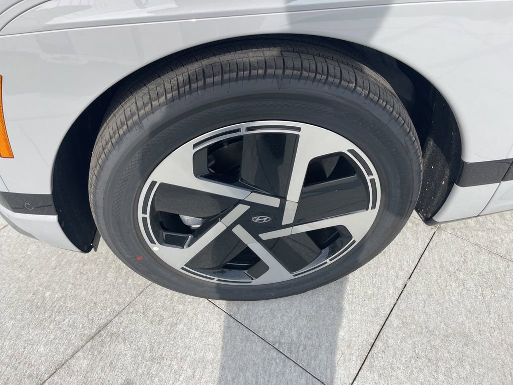 New 2026 Hyundai Ioniq 9 Calligraphy image 9