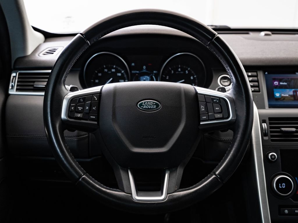 Used 2018 Land Rover Discovery Sport SE image 39