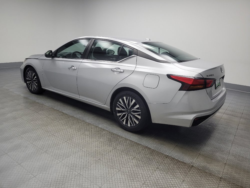 Used 2023 Nissan Altima 2.5 SV image 3