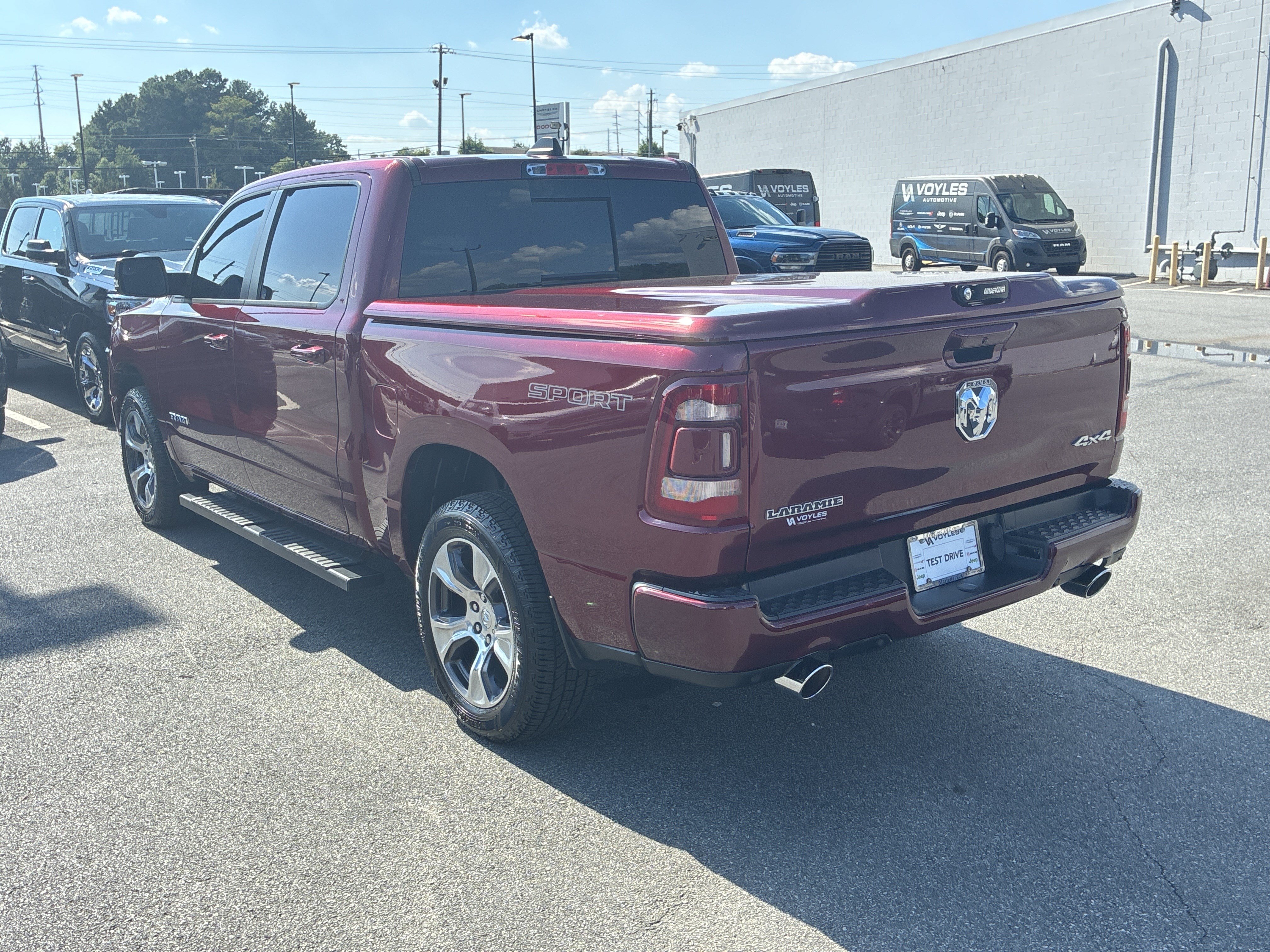 Used 2023 RAM 1500 Laramie AWD/4WD image 6
