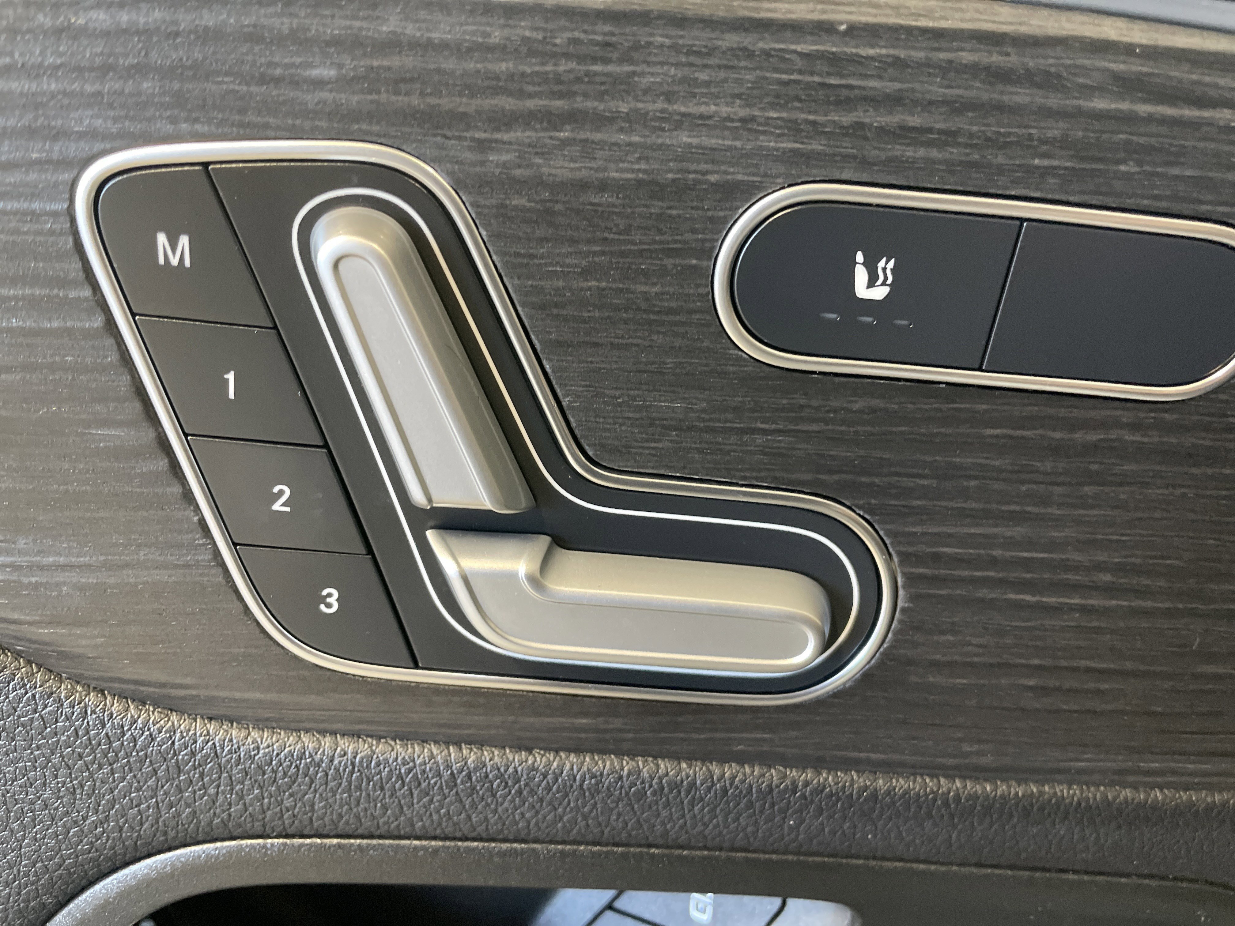 Used 2023 Mercedes-Benz EQB 350 4MATIC SUV w/ Pinnacle Package image 35