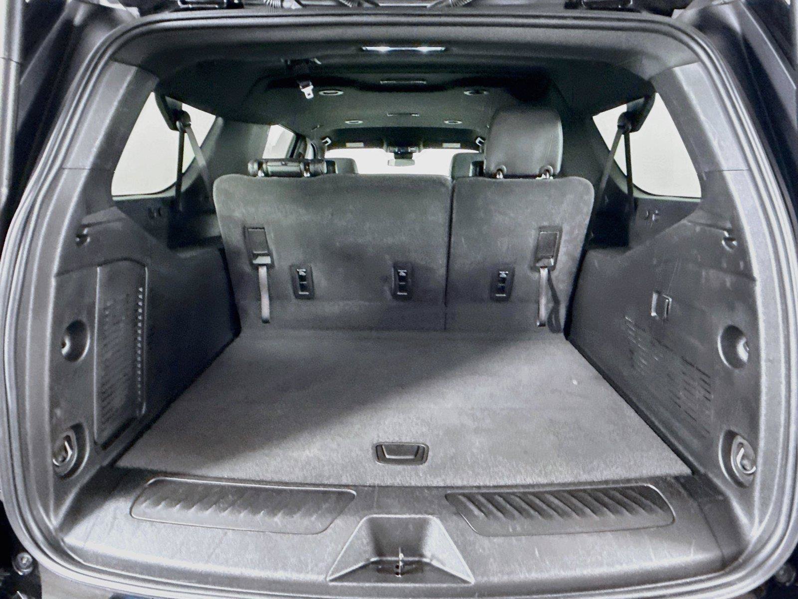Used 2025 Chevrolet Suburban LT AWD/4WD image 38