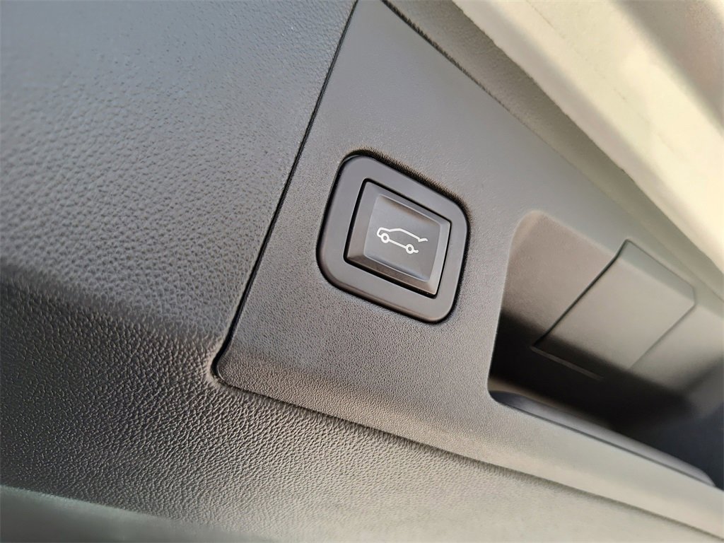 Used 2017 Cadillac XT5 FWD image 7