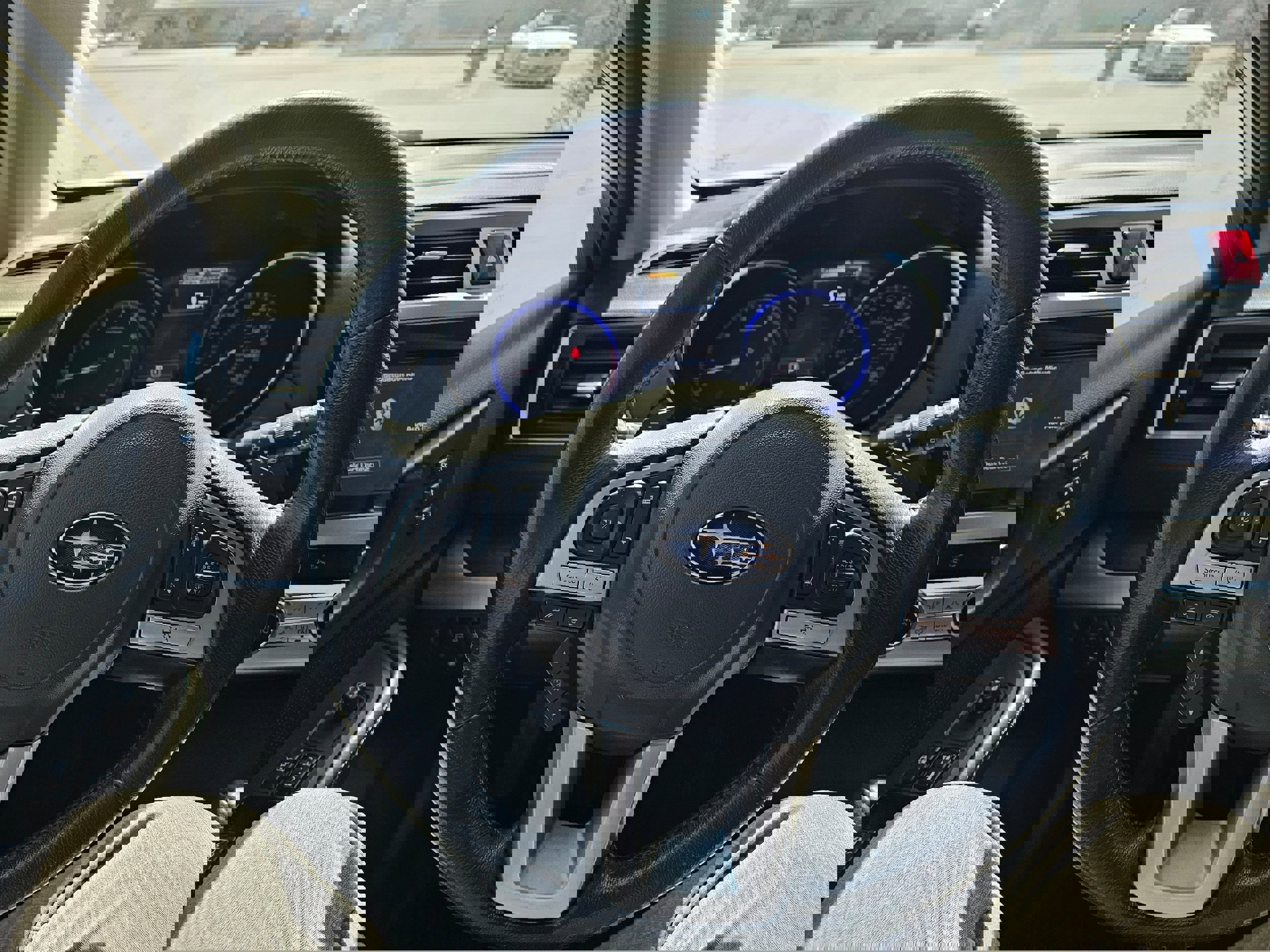 Used 2015 Subaru Outback 3.6R Limited image 11