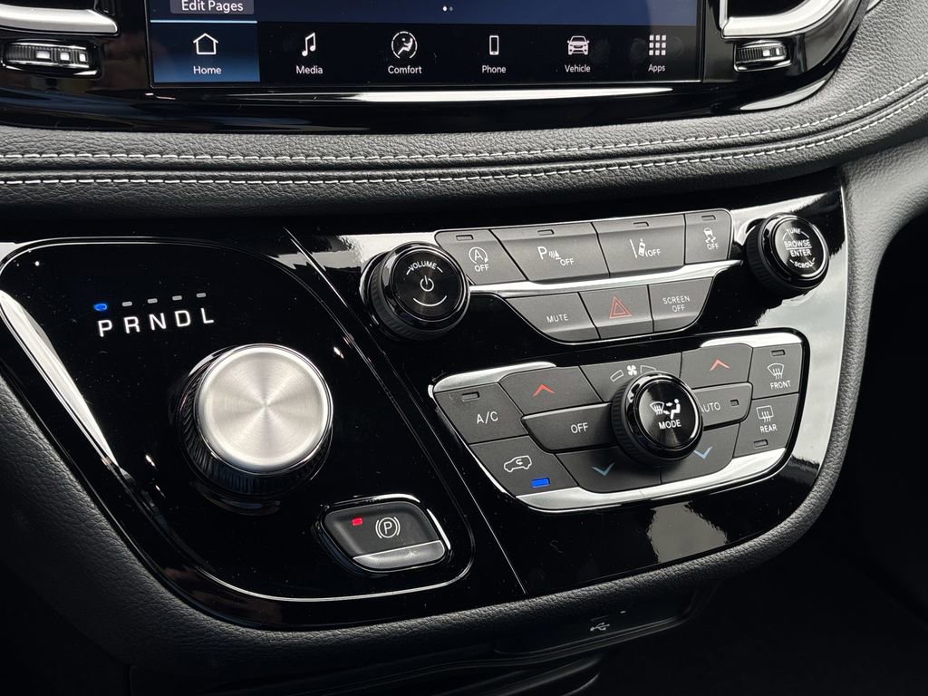 New 2026 Chrysler Pacifica Select image 17