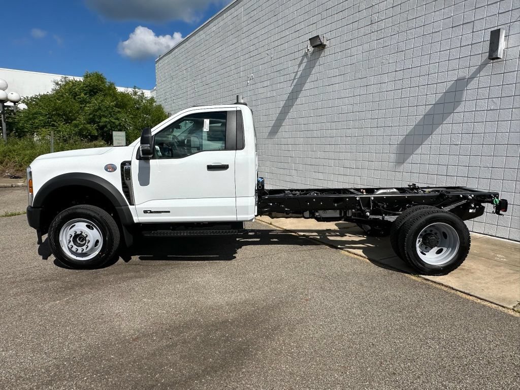 New 2026 Ford F550 4x4 Regular Cab Super Duty image 2