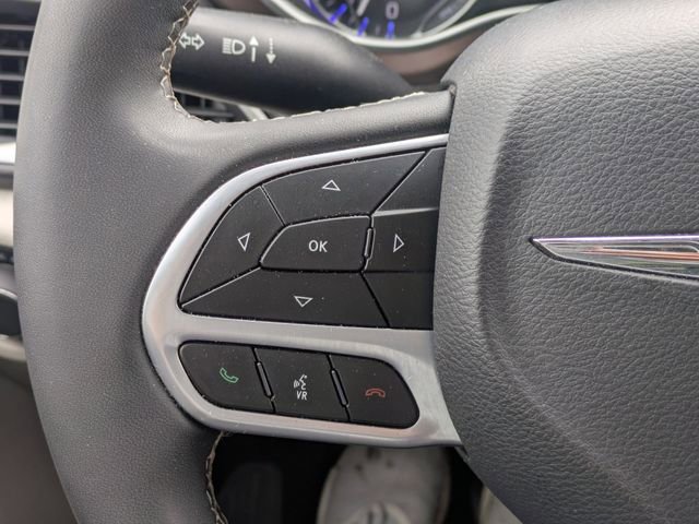 Used 2023 Chrysler Voyager LX image 25