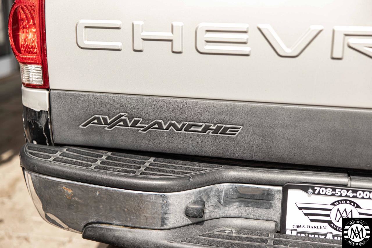 Used 2004 Chevrolet Avalanche 4x4 w/ Preferred Equipment Group image 6