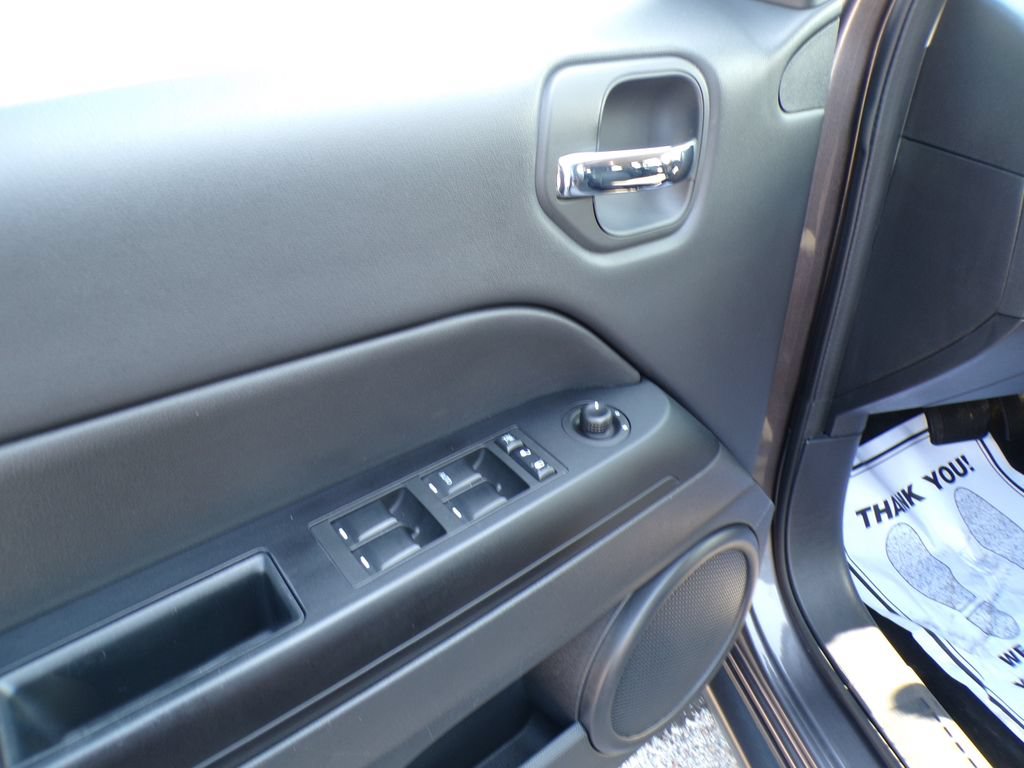 Used 2017 Jeep Patriot Latitude FWD image 23