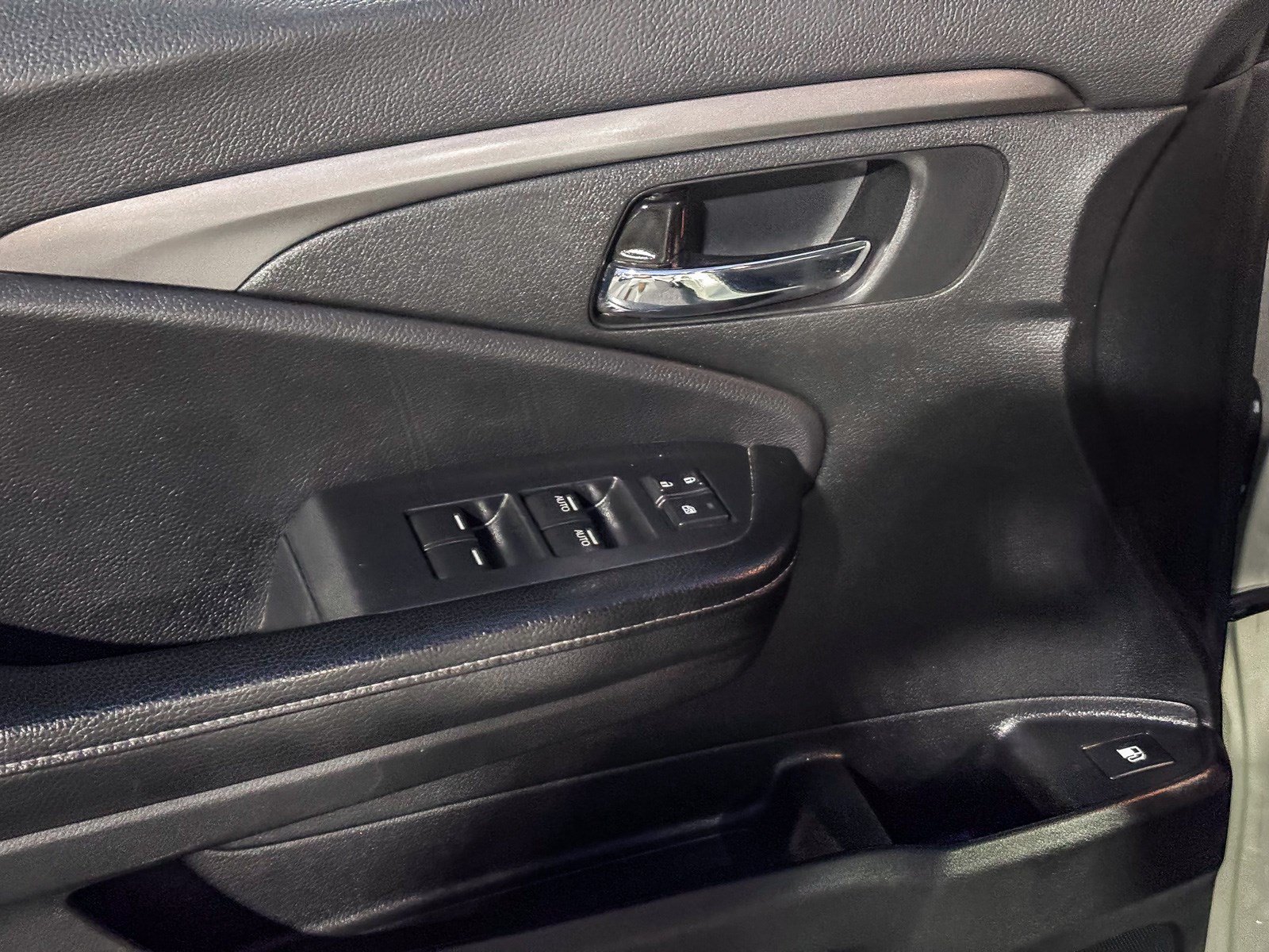 Used 2017 Honda Ridgeline RTL image 22