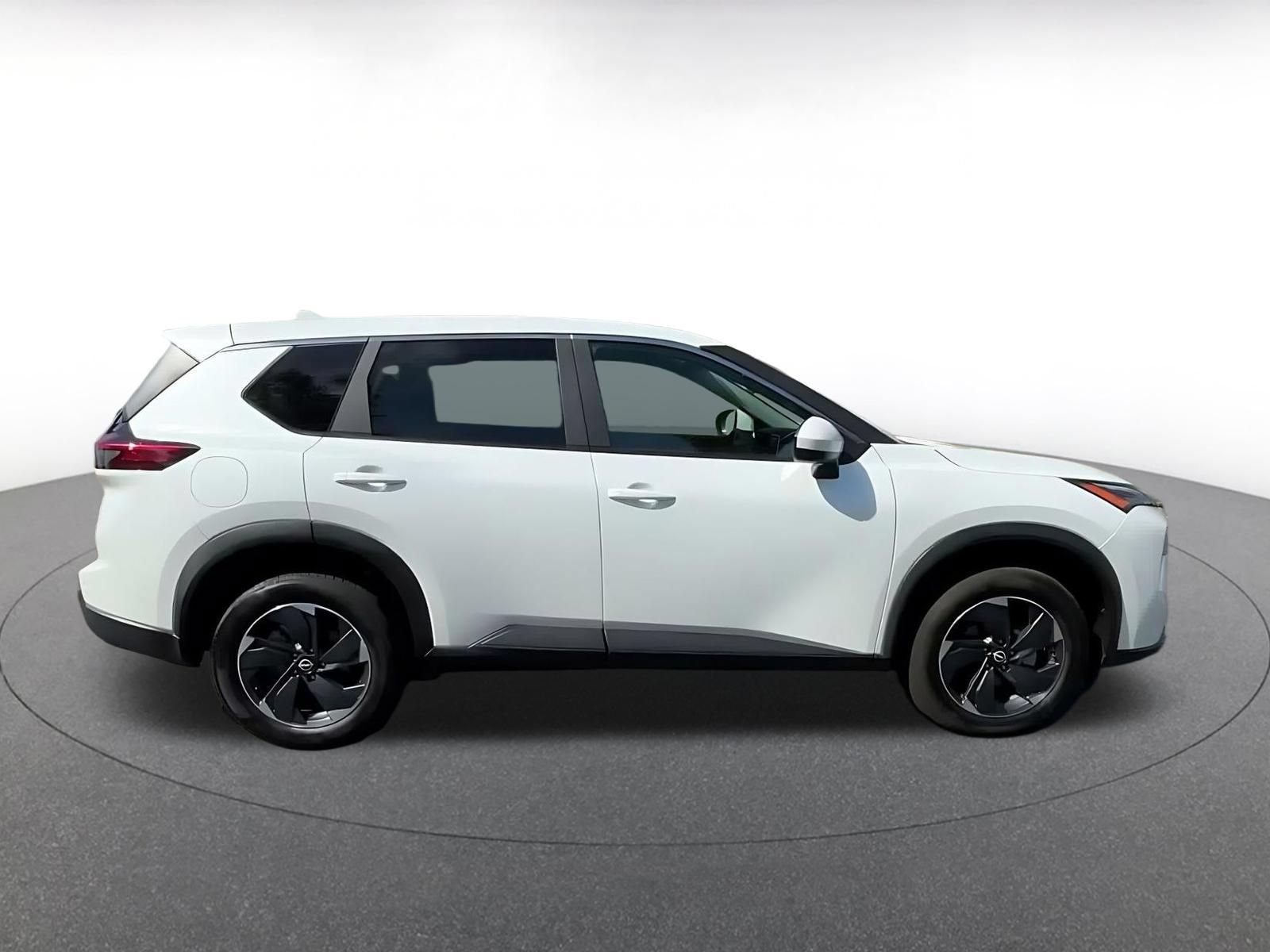 Used 2025 Nissan Rogue SV AWD/4WD image 15