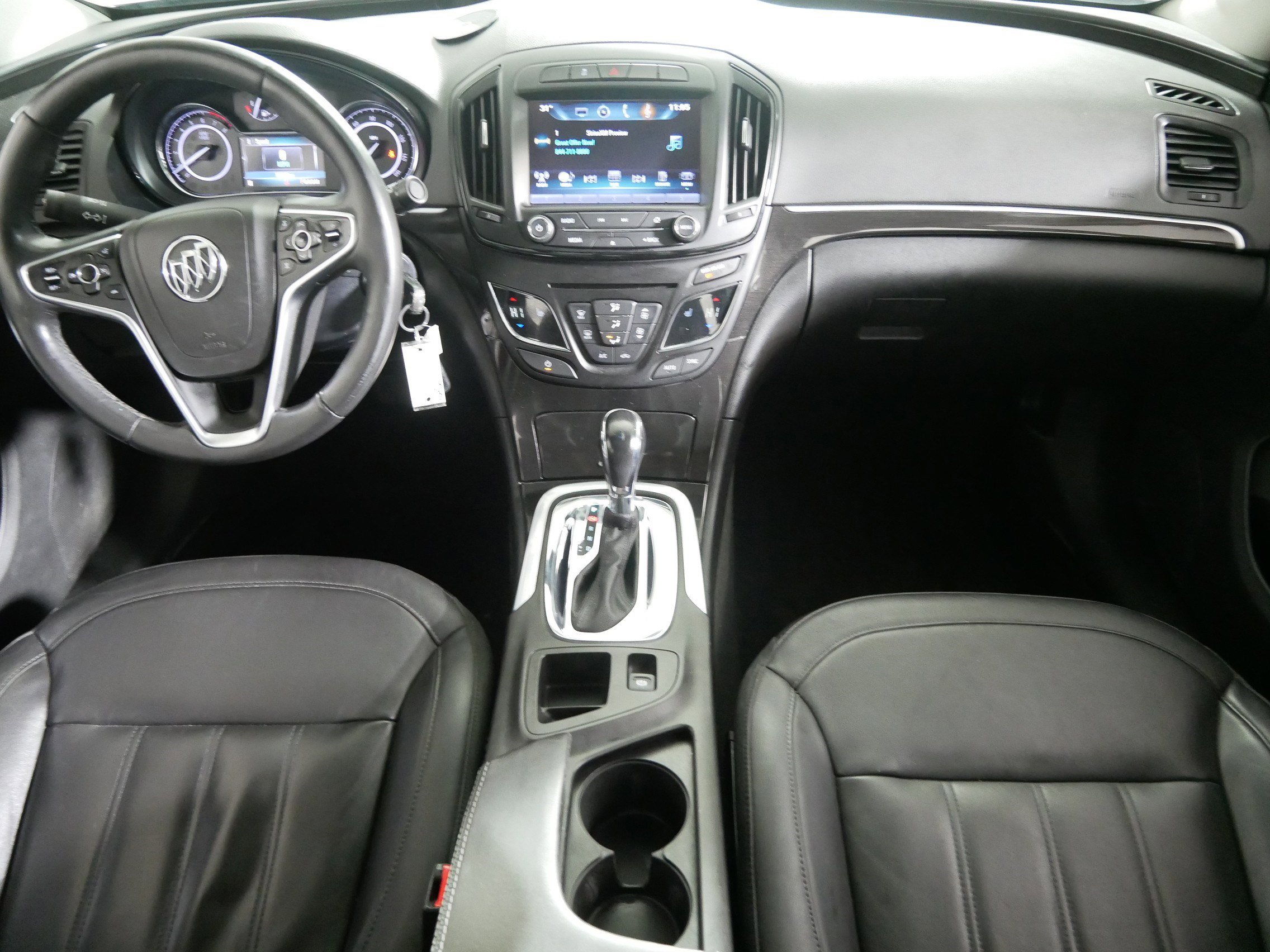 Used 2016 Buick Regal Sport Touring image 10