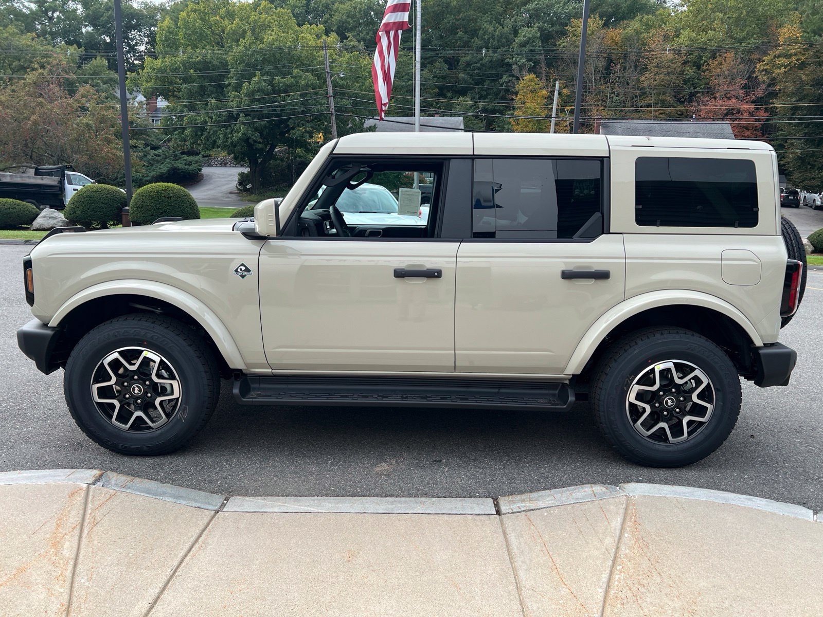 New 2026 Ford Bronco Outer Banks AWD/4WD image 4
