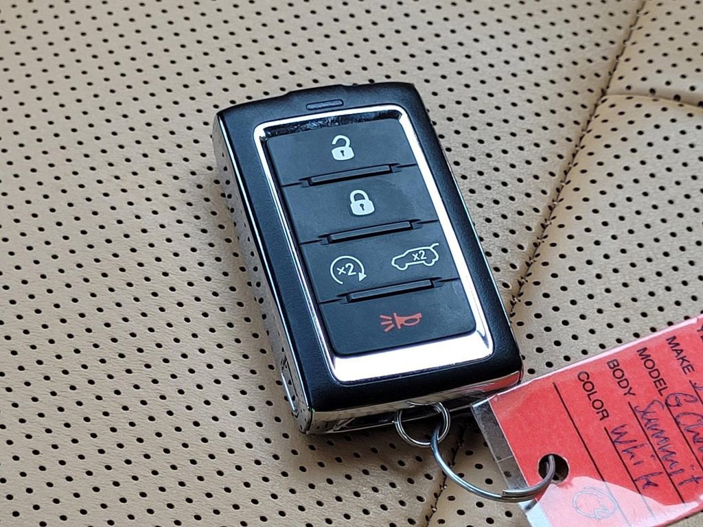 Used 2022 Jeep Grand Cherokee Summit w/ Advanced Protech Group IV image 25