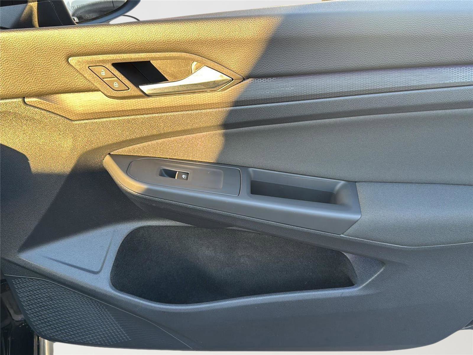 Used 2022 Volkswagen GTI SE image 27