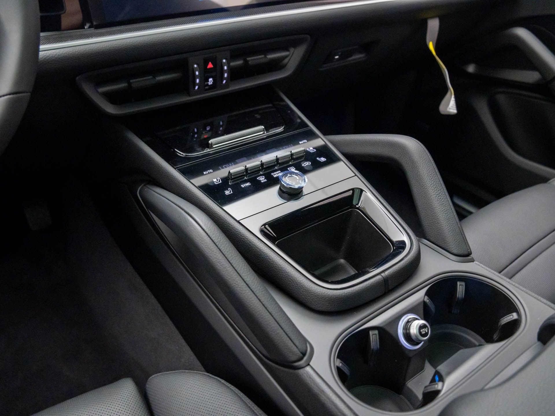 New 2025 Porsche Cayenne E-Hybrid Coupe image 13