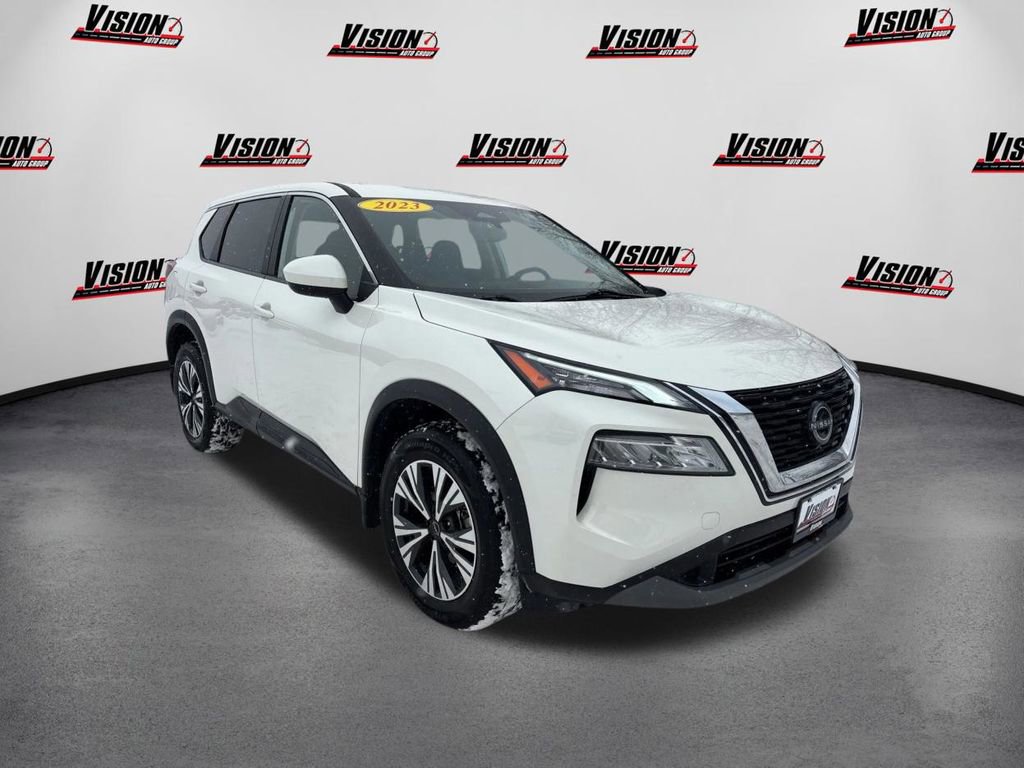 Used 2023 Nissan Rogue SV video 3
