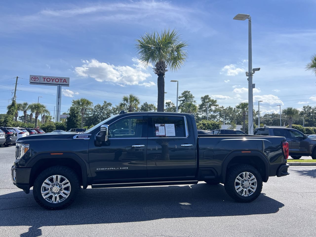 Used 2023 GMC Sierra 2500 Denali w/ Denali Ultimate Package AWD/4WD image 7