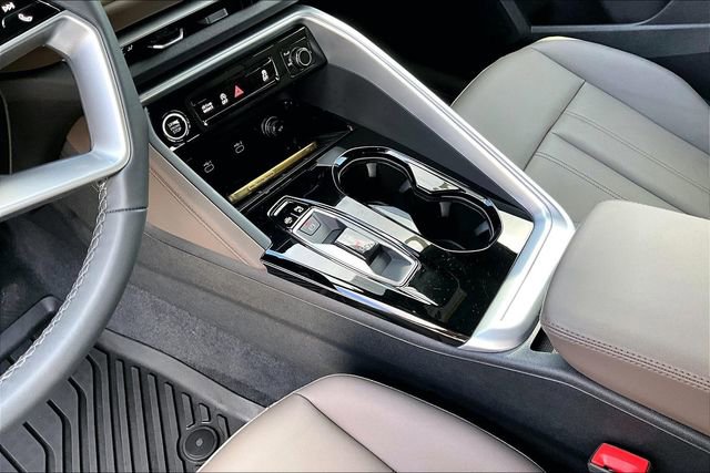 Used 2025 Audi Q5 Premium w/ Convenience Package AWD/4WD image 18