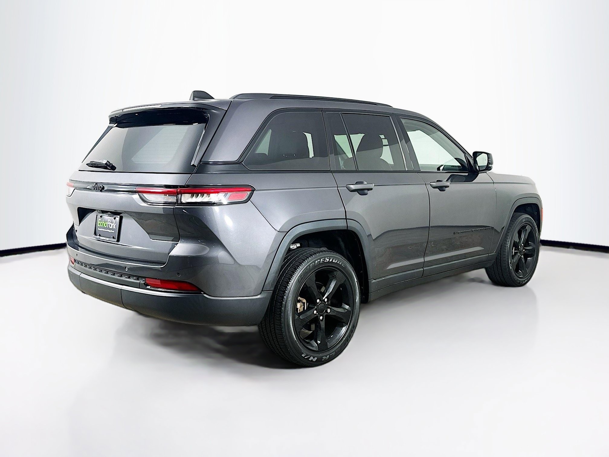 Used 2023 Jeep Grand Cherokee Altitude AWD/4WD image 9