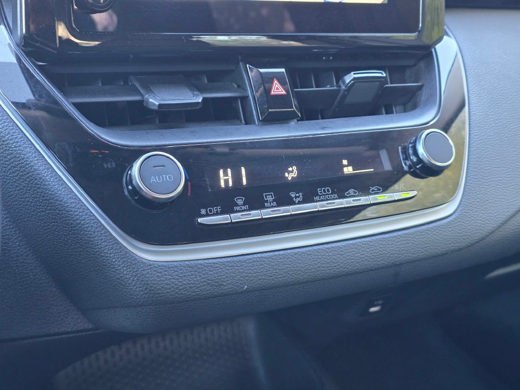 Used 2025 Toyota Corolla LE FWD image 19