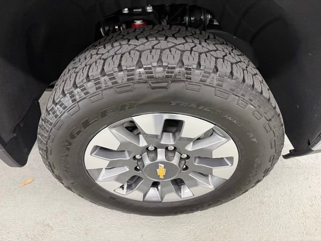 Used 2025 Chevrolet Silverado 2500 LT w/ Safety Package image 4