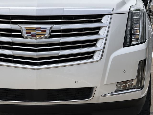 Used 2019 Cadillac Escalade ESV Platinum RWD image 8