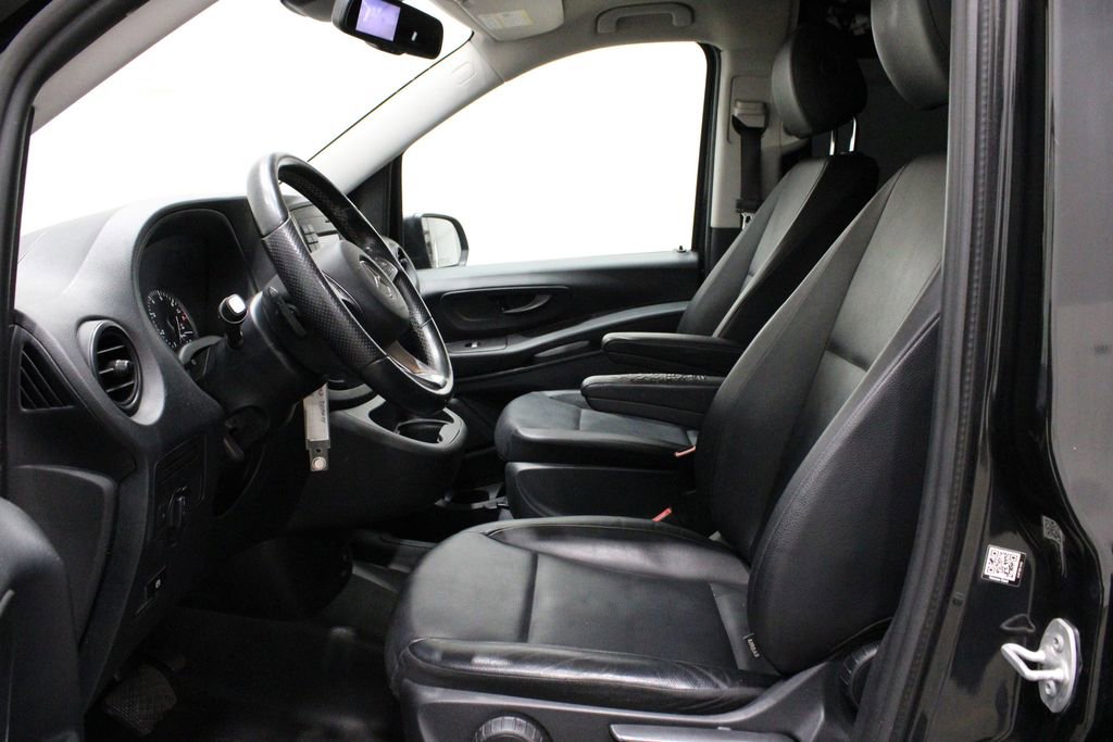 Used 2018 Mercedes-Benz Metris Passenger image 7