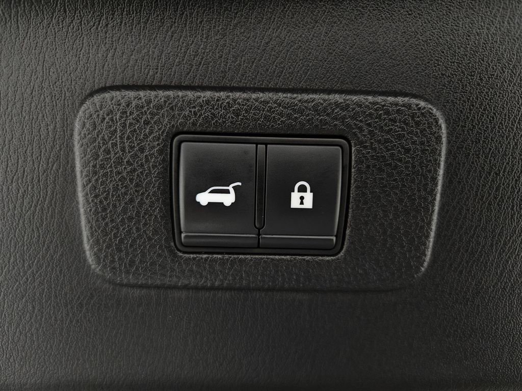 Used 2022 Nissan Armada SL w/ Midnight Edition Package image 34