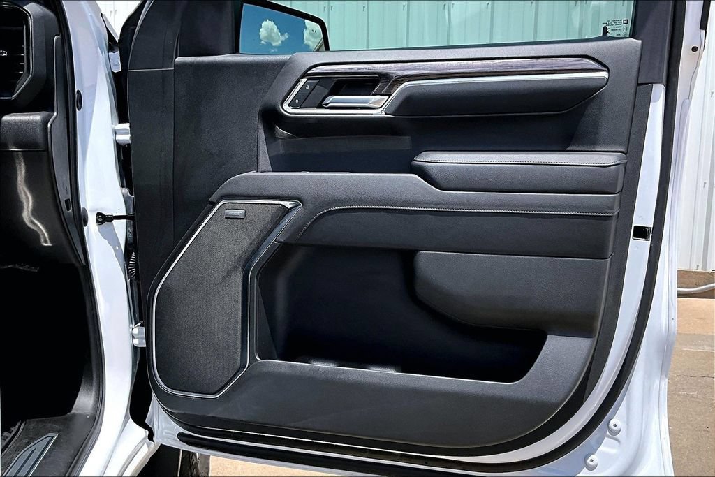 Used 2023 Chevrolet Silverado 1500 LTZ w/ Technology Package AWD/4WD image 22