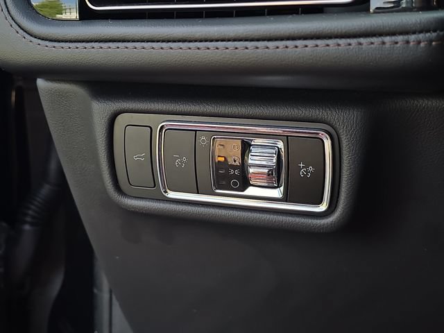 Used 2024 Lincoln Aviator AWD w/ Premium Package image 11