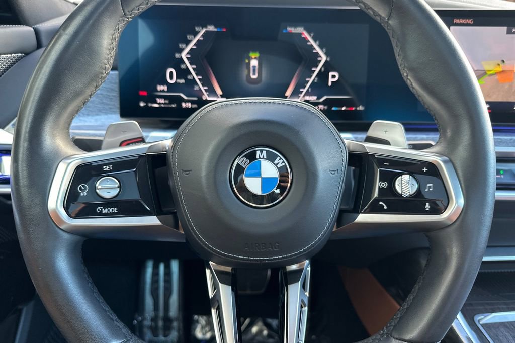 Used 2023 BMW 740i image 26