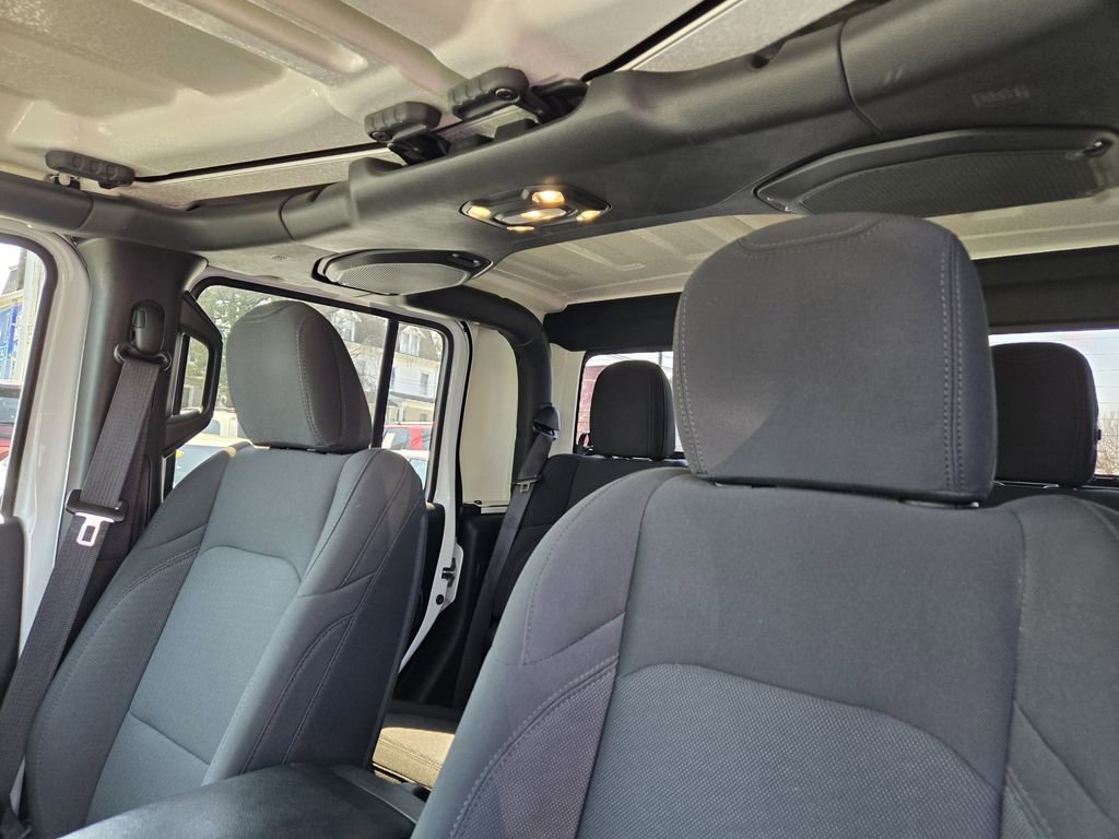 Used 2022 Jeep Gladiator Willys image 11