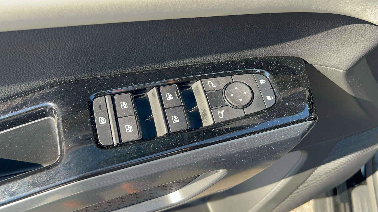 Used 2024 Nissan Pathfinder SL AWD/4WD image 21