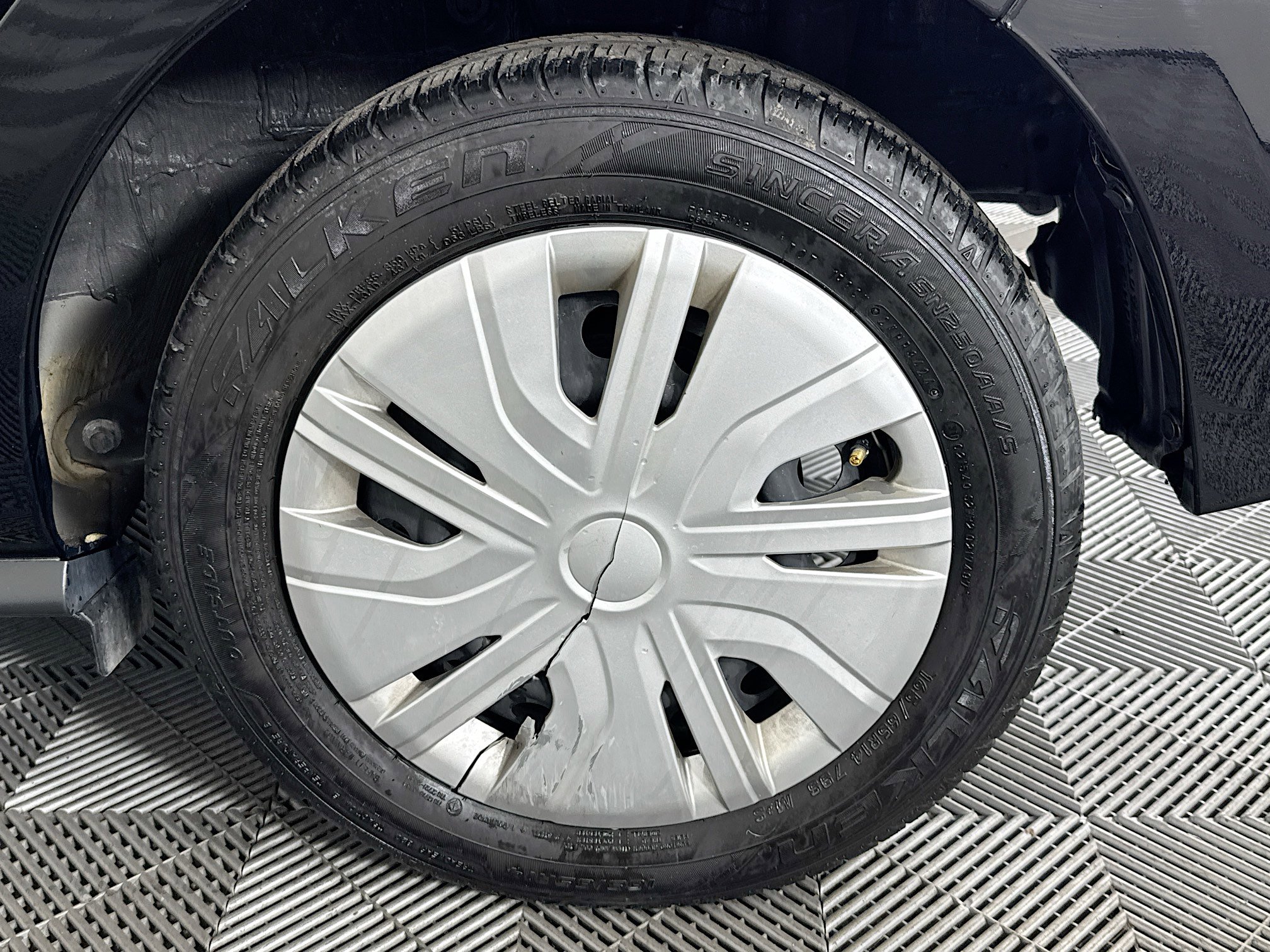 Used 2024 Mitsubishi Mirage LE image 35