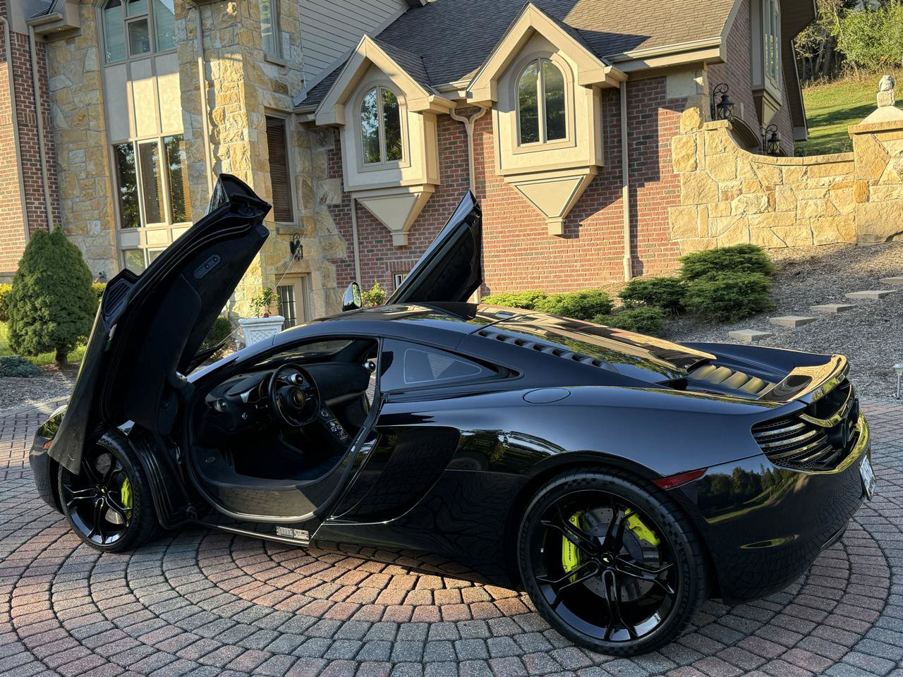 Used 2012 McLaren MP4-12C Coupe RWD image 13