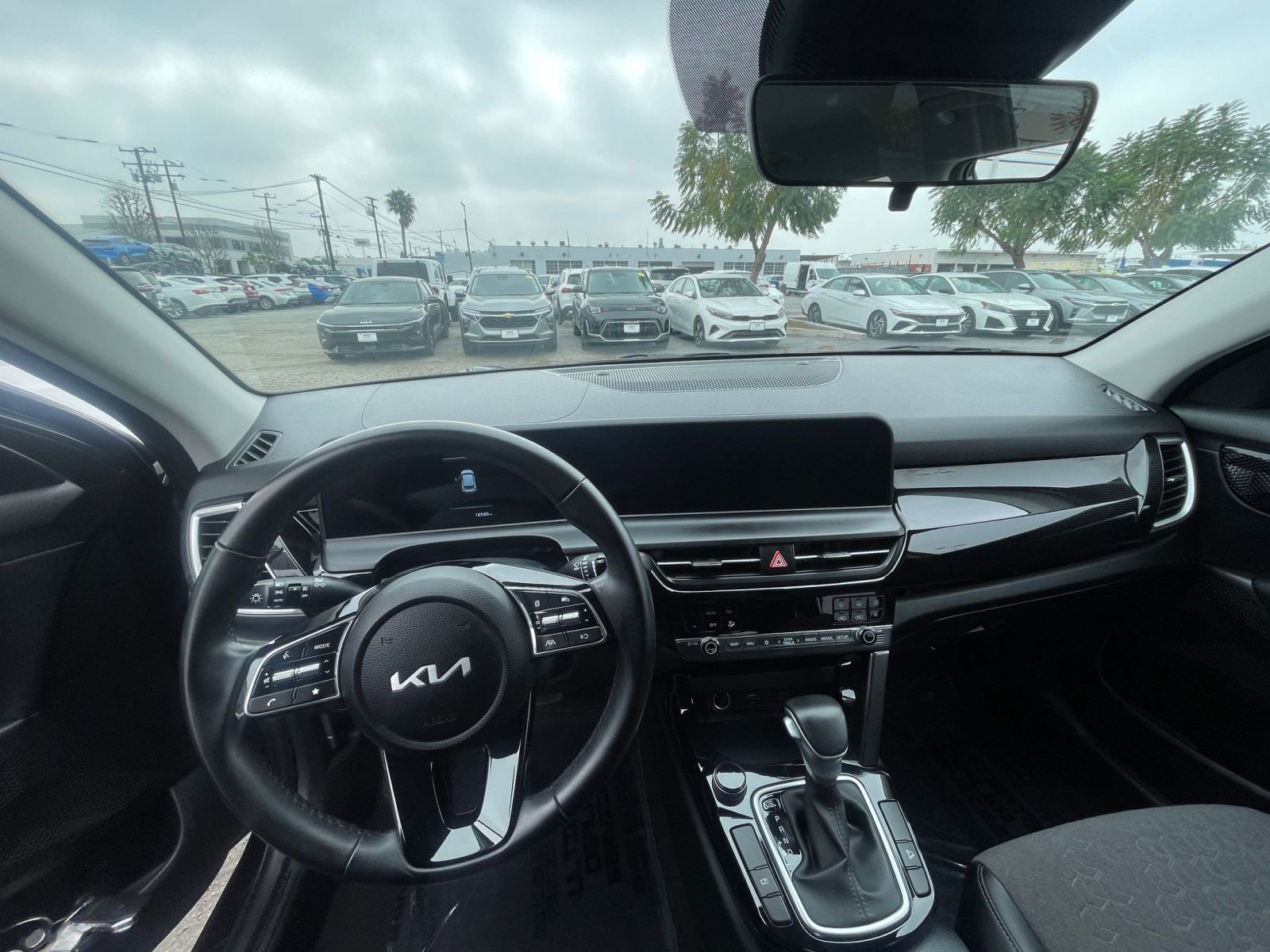 Used 2025 Kia Seltos S image 35