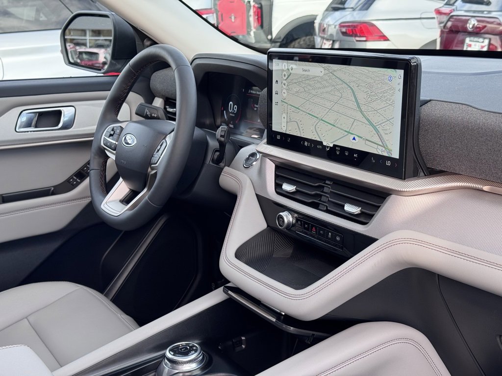 Used 2025 Ford Explorer Active w/ Active Comfort Package image 31